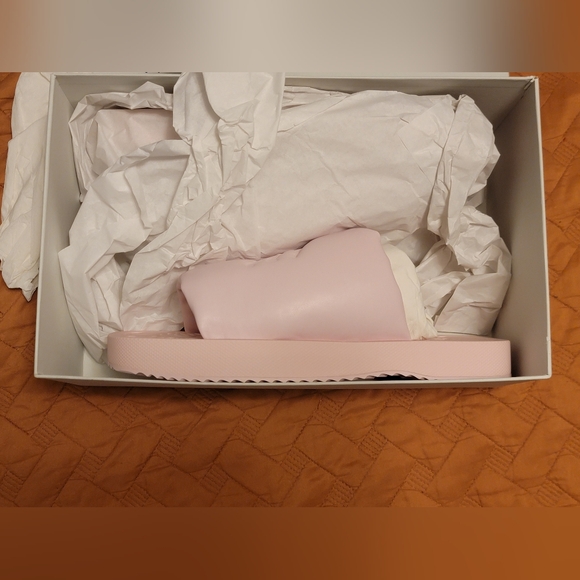 Burberry all inclusive (womens size 10 new) - Picture 6 of 6